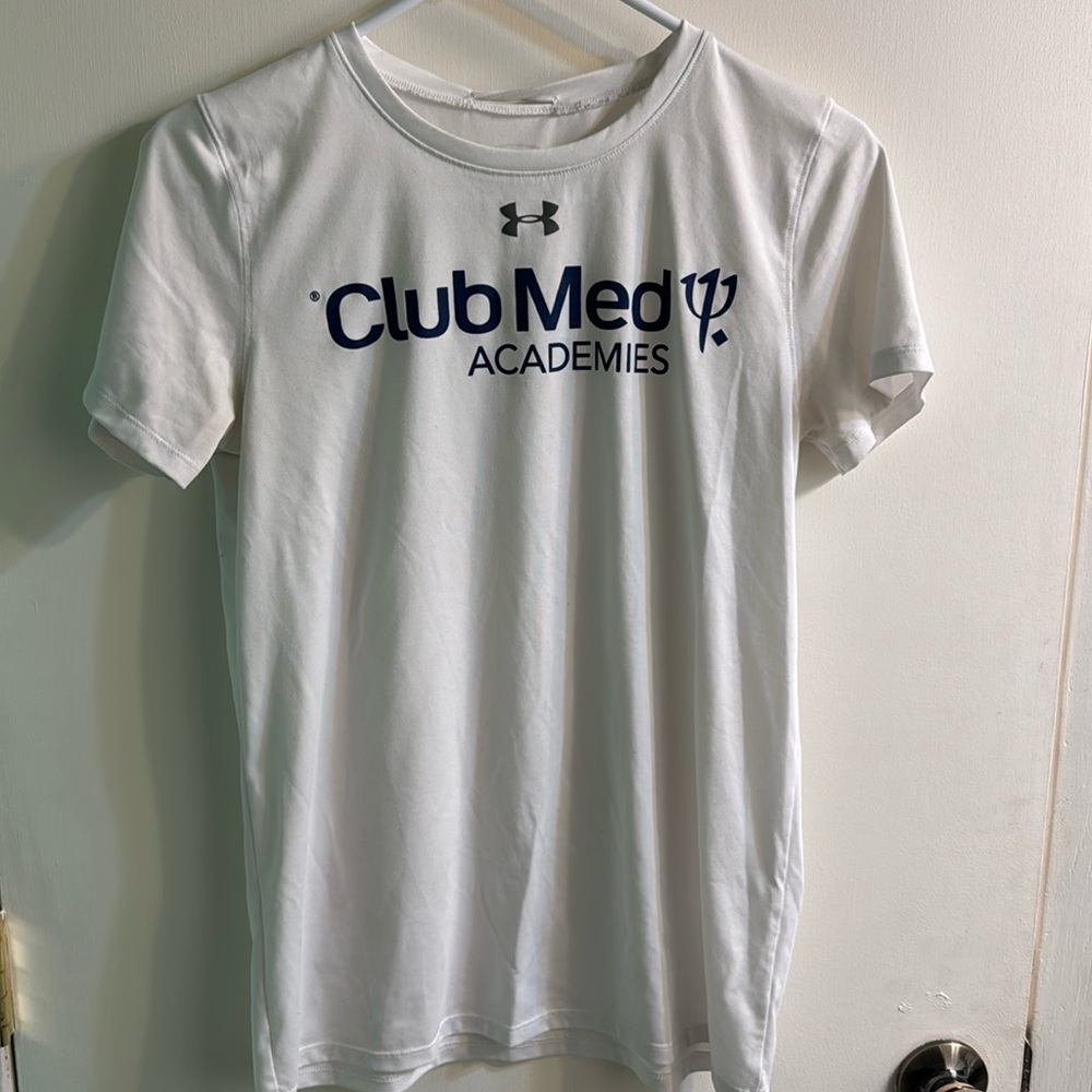 Under Armour club med academies workout shirt size small